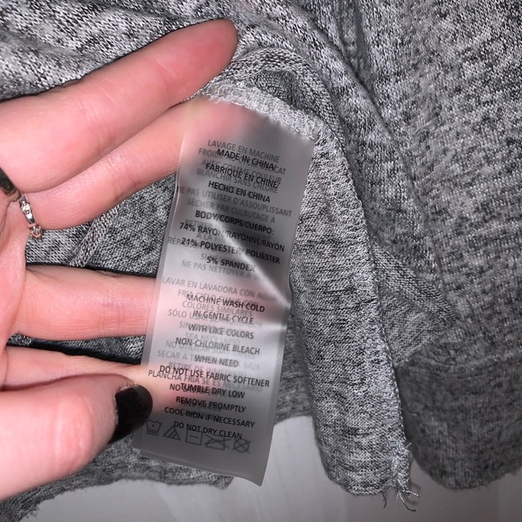 Betsey Johnson Active Grey Lightweight Pullover - Picture 4 of 7